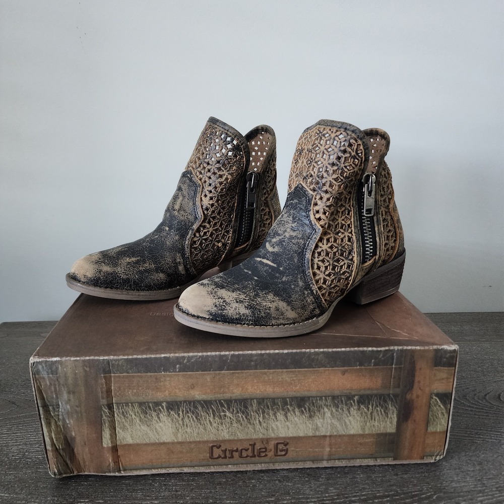 Circle G Black Distressed Cutout Shortie Boots 9.5 Ankle Western Boho Coachella
